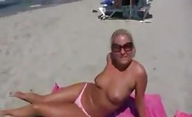 Sex mit junger Blondine am Strand